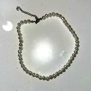 Choker pearl necklace, beautiful and classy